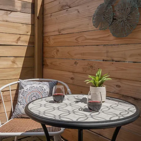 Jennifers Private Apartment With Outdoor Patio Providence Exterior foto