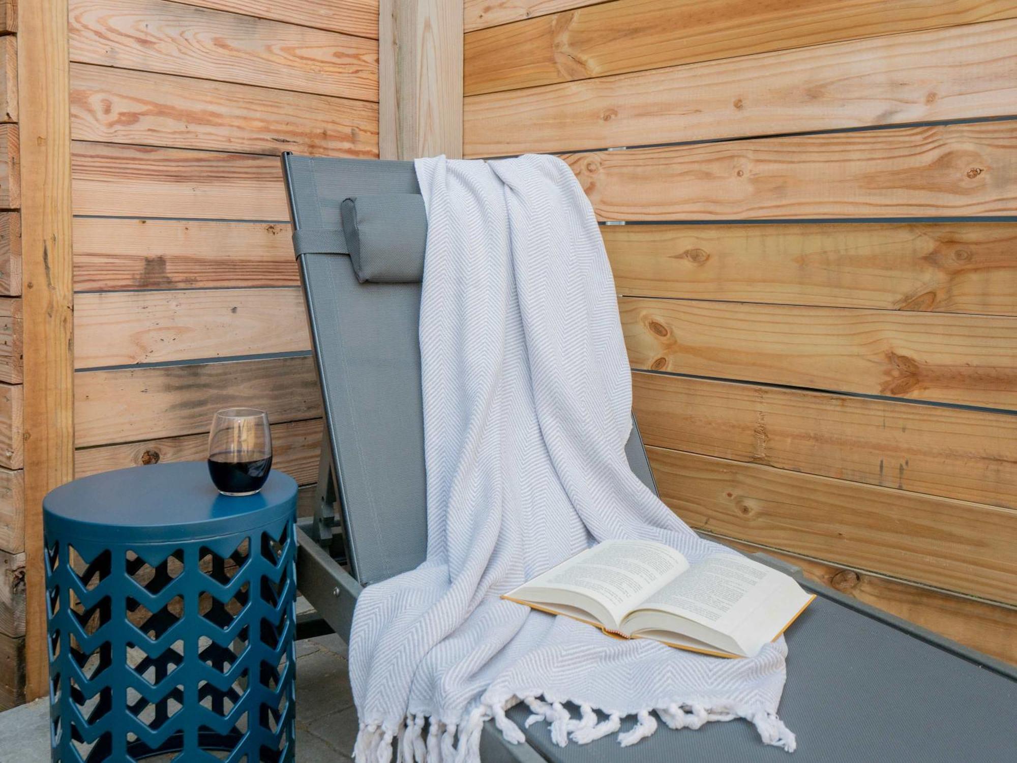 Jennifers Private With Outdoor Patio Appartement