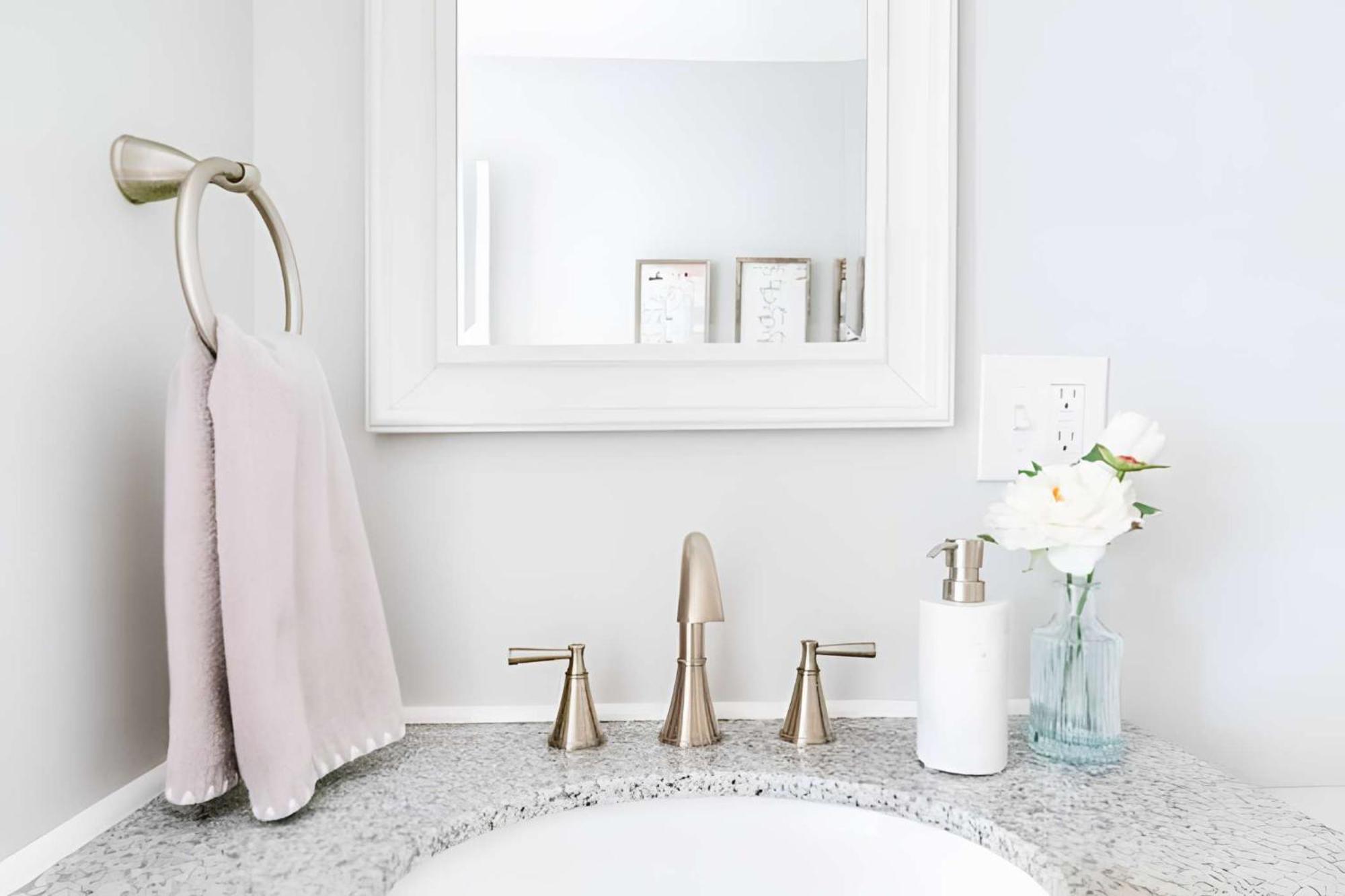 Jennifers Private With Outdoor Patio * Providence